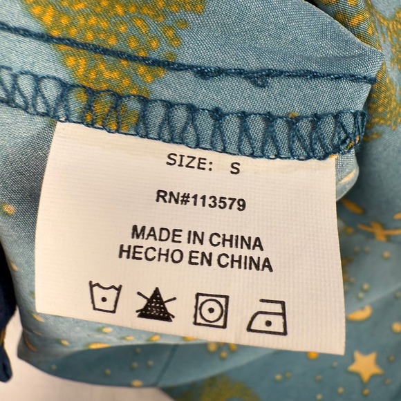 GT Performance Celestial Moon Star Print Scrub Top Women's Size S - Picture 7 of 15